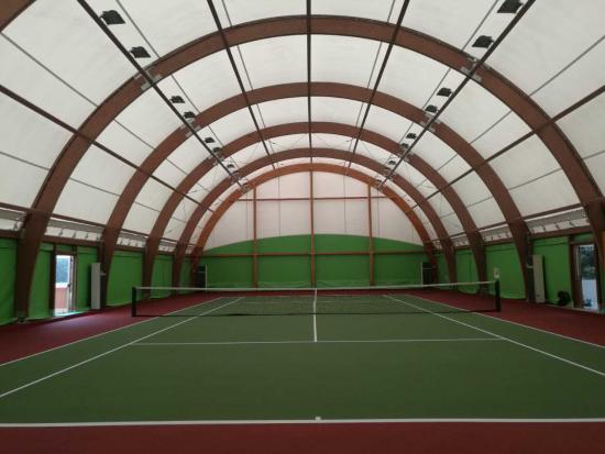 the roofing for tennis court